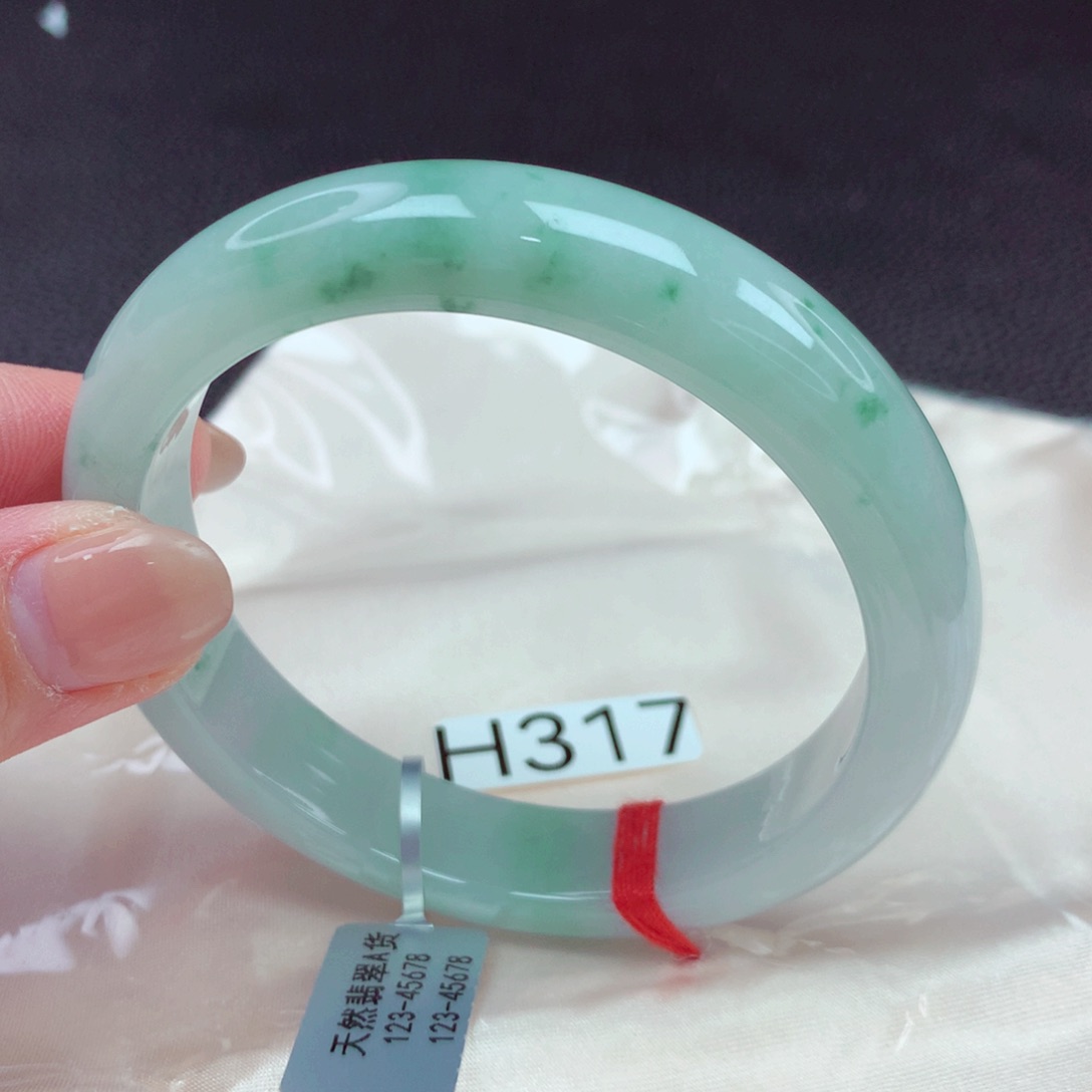 翡翠手镯未镶嵌手镯88