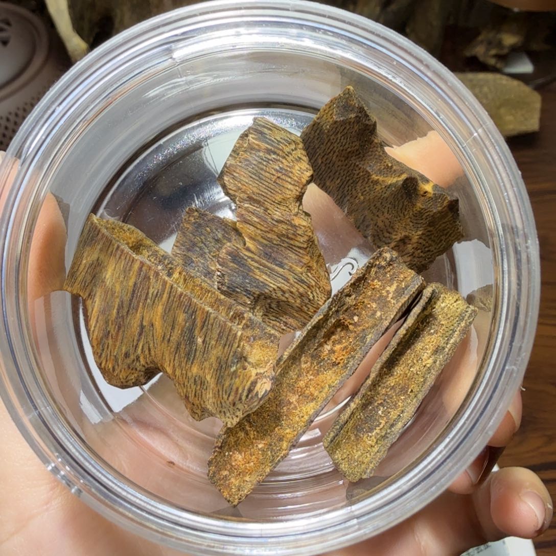 宁***）沉香碎屑沉香奇楠沉香糖结老料熏香料15克