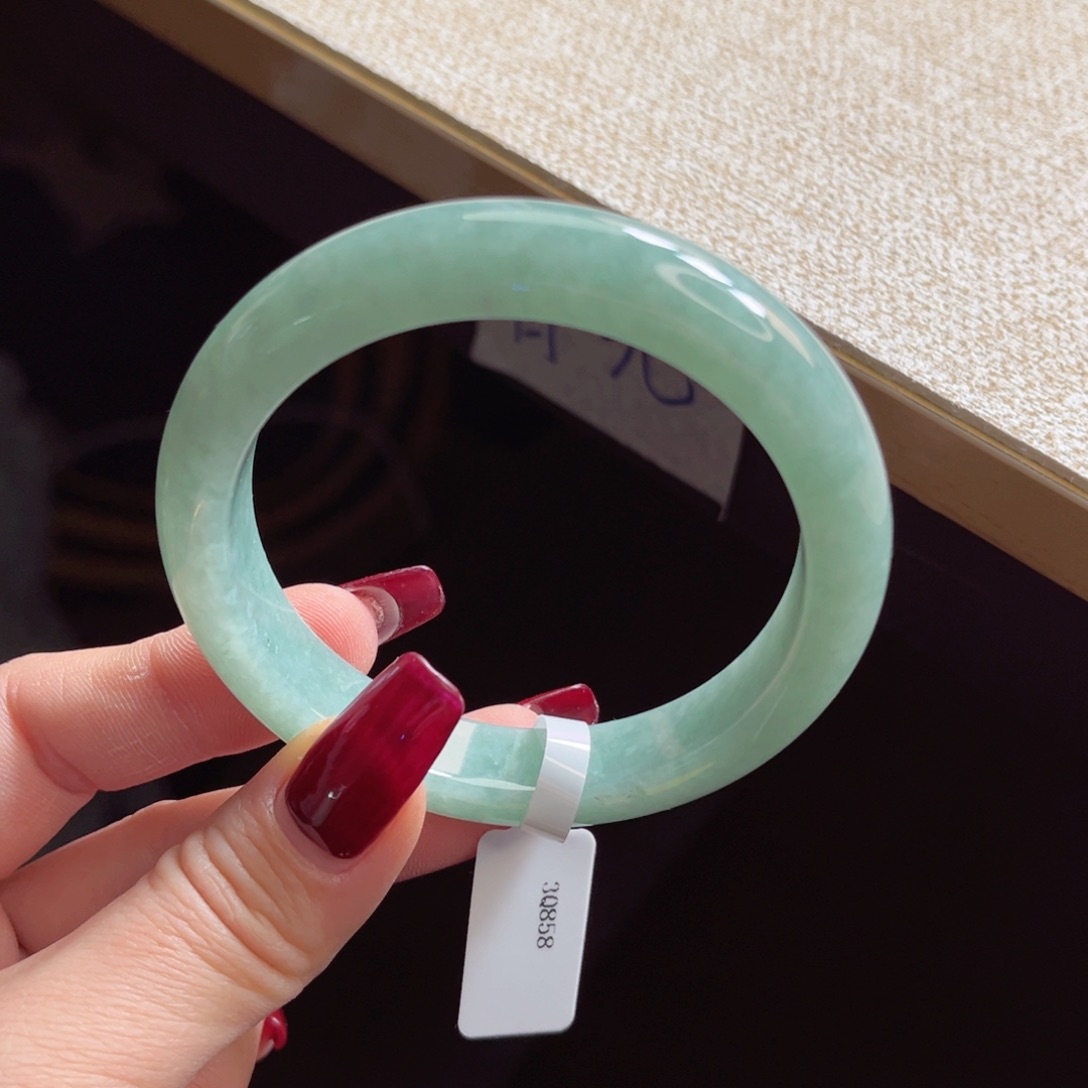 翡翠手镯未镶嵌手镯