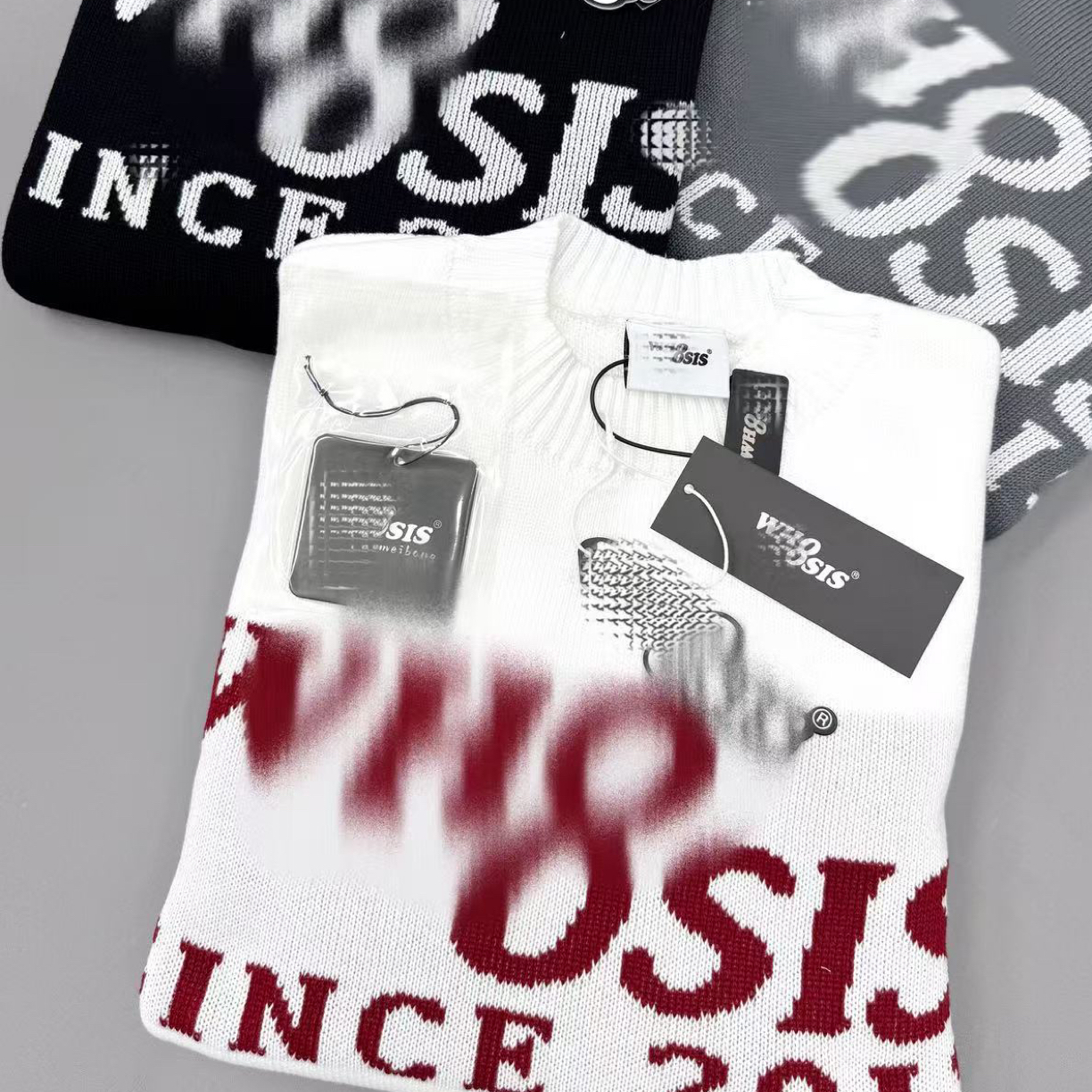 8家字印花宽松毛衣