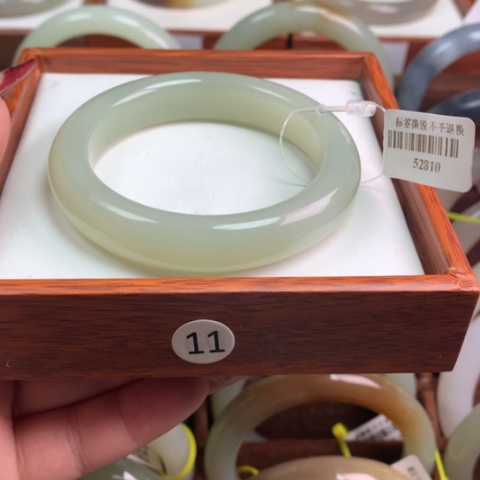 和田玉手镯未镶嵌51