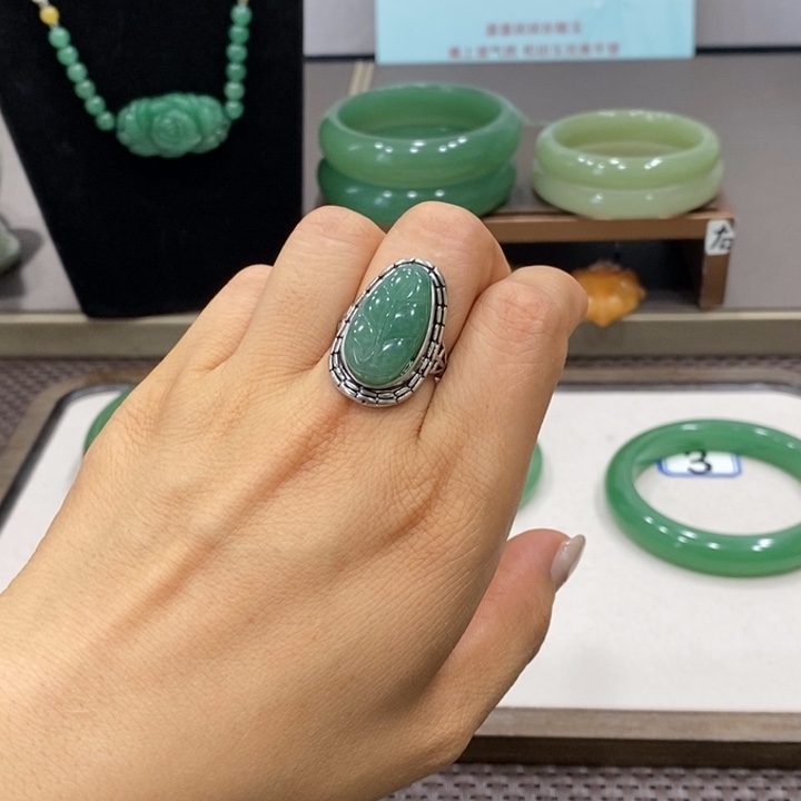 东陵石未镶嵌颈饰