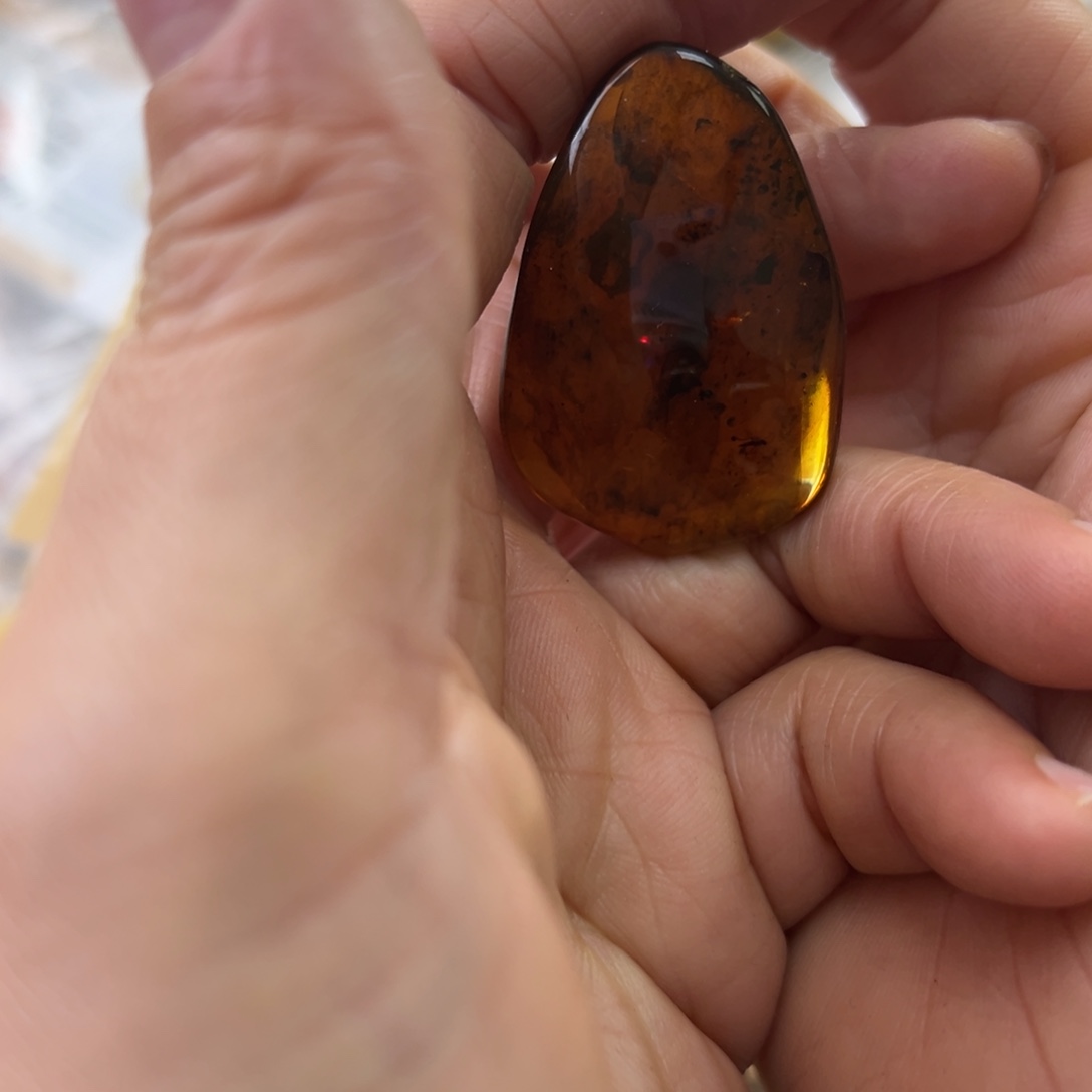 琥珀珠宝奇石未镶嵌