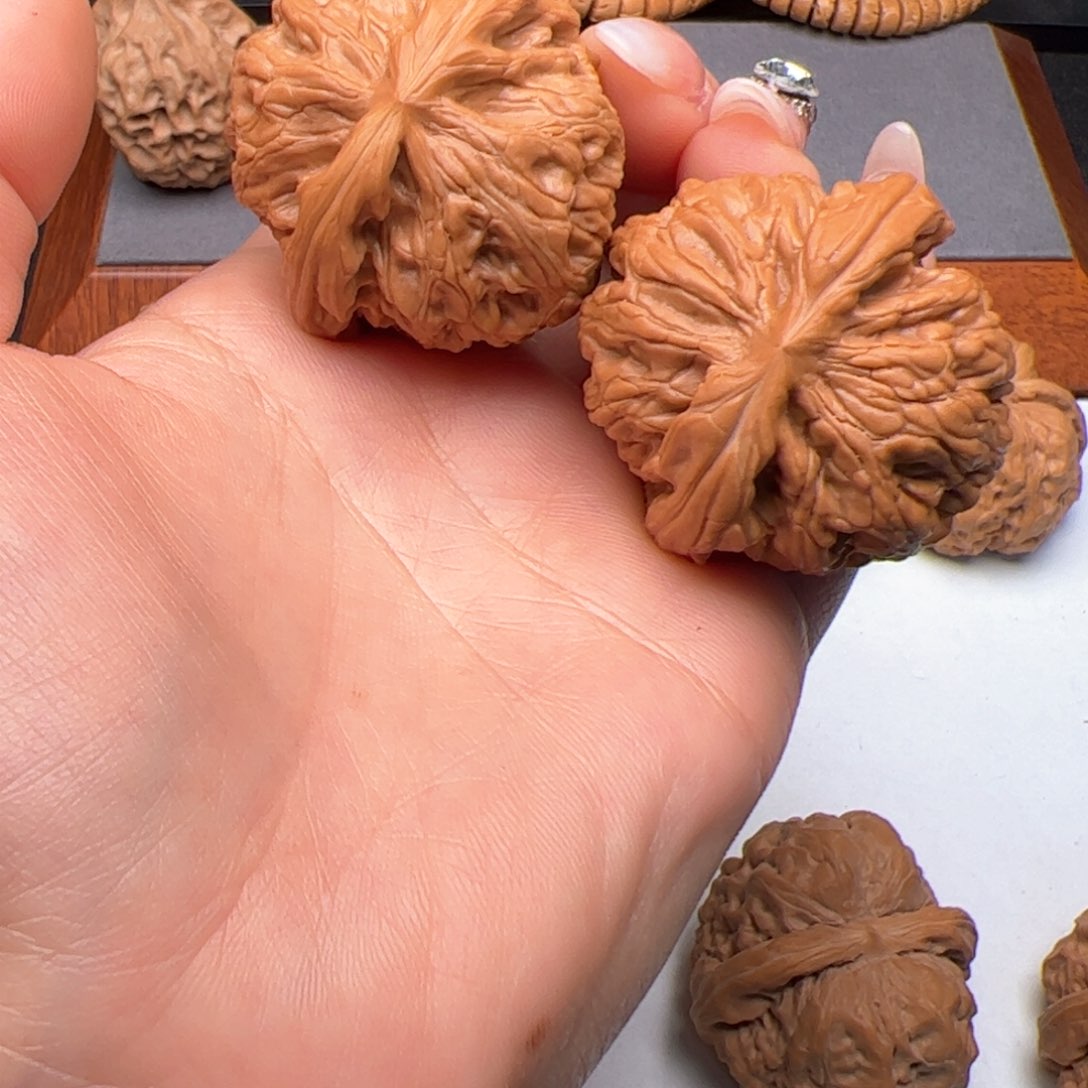 文玩核桃把件嘟***晓红锦鲤40