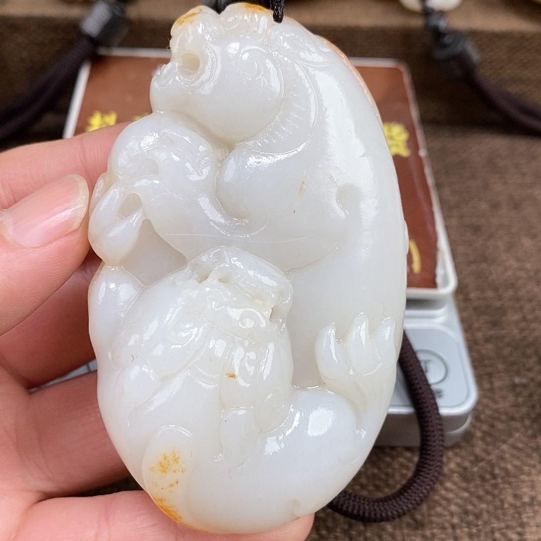 和田玉颈饰未镶嵌