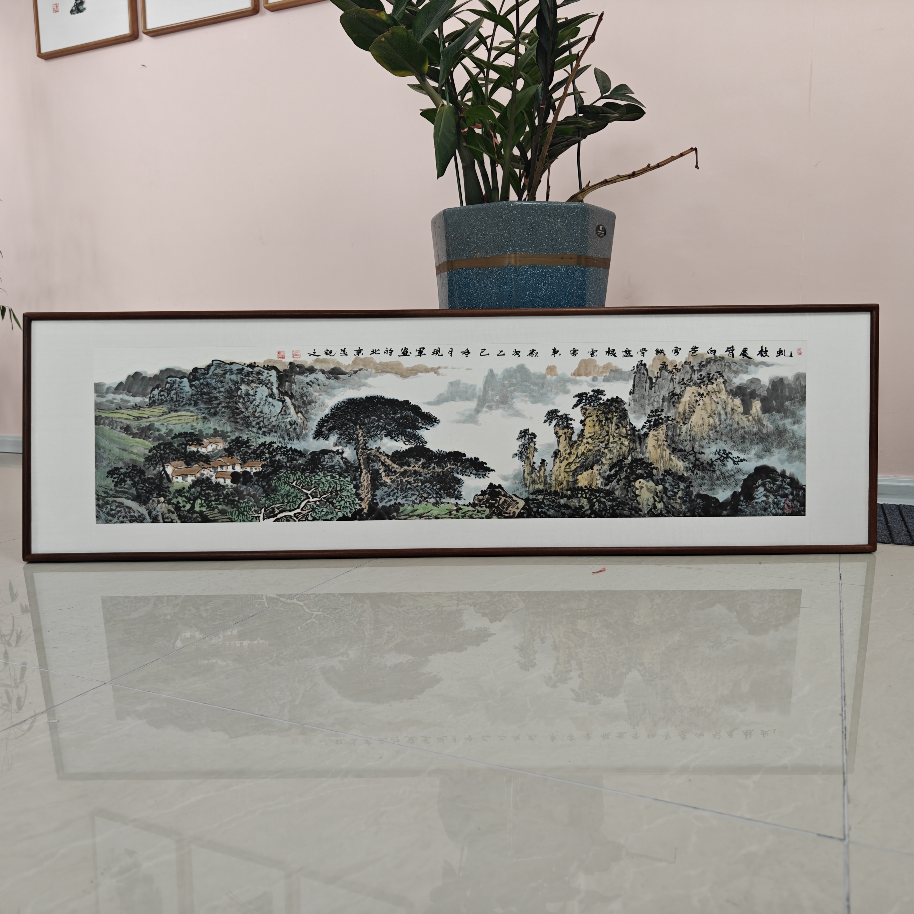 张现军手绘国画《虬枝展臂向苍琼铁骨盘根云雾东》尺码162*47厘米