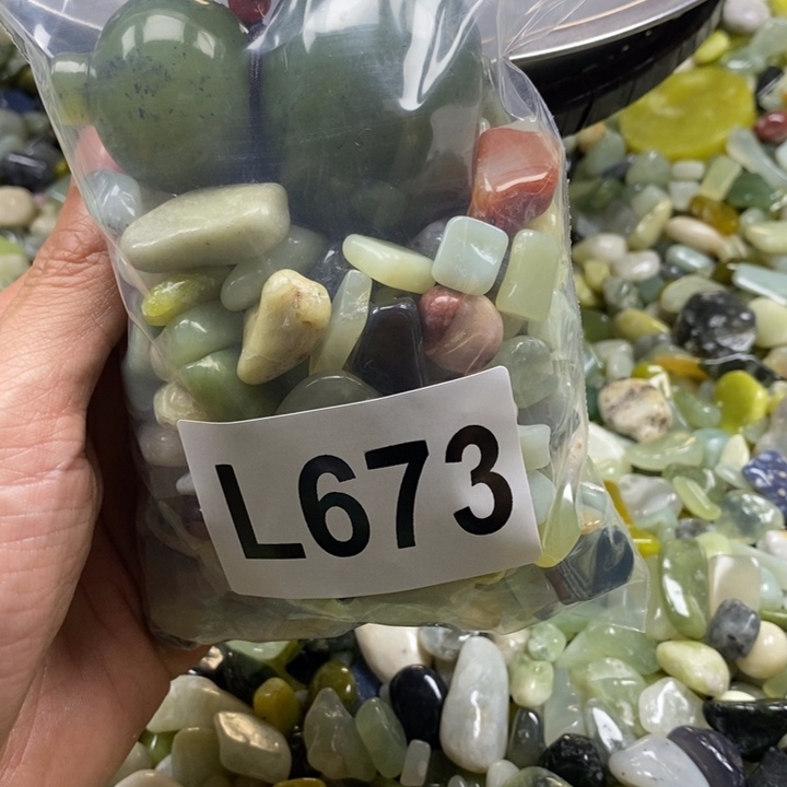 蛇纹石玉鱼缸石未镶嵌