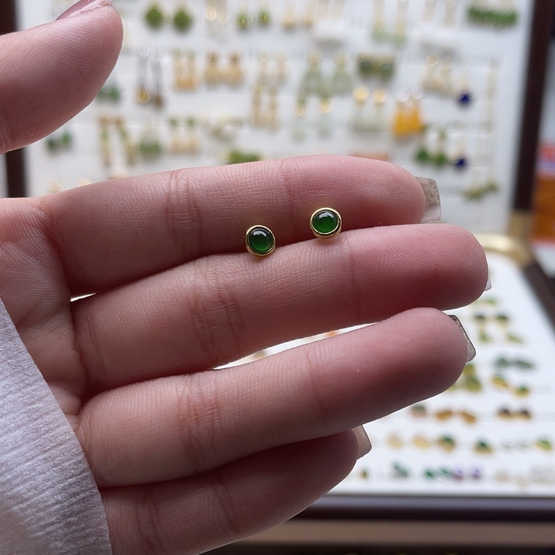 未镶嵌和田玉耳饰