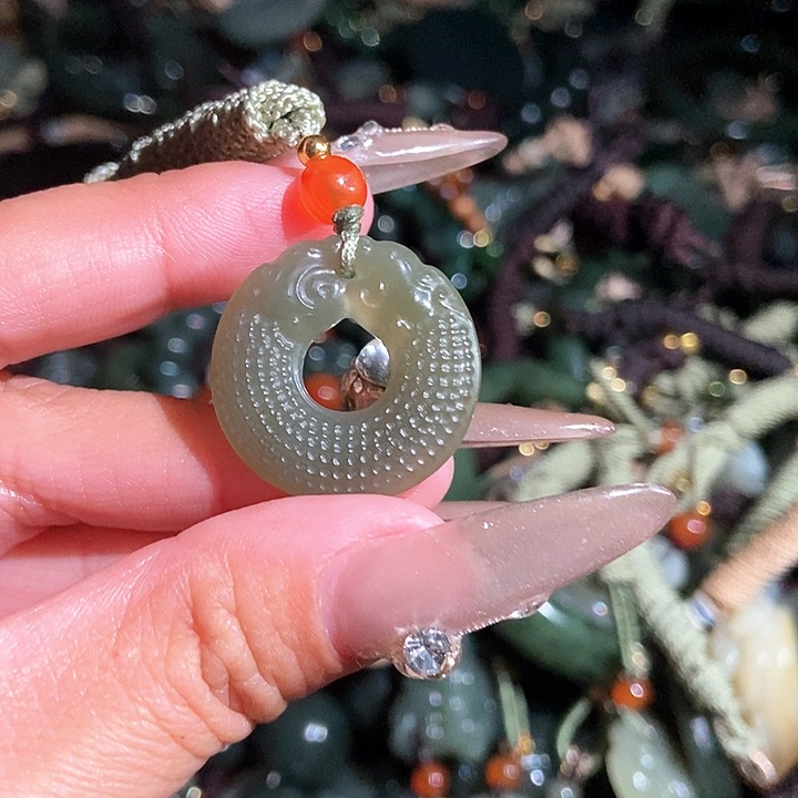 和田玉颈饰未镶嵌