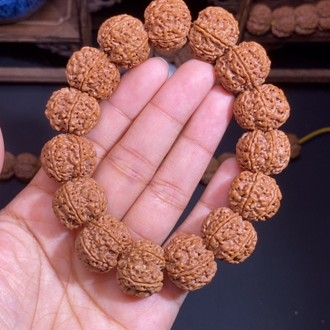 金刚菩提手串六瓣招财针孔蜂王19mm