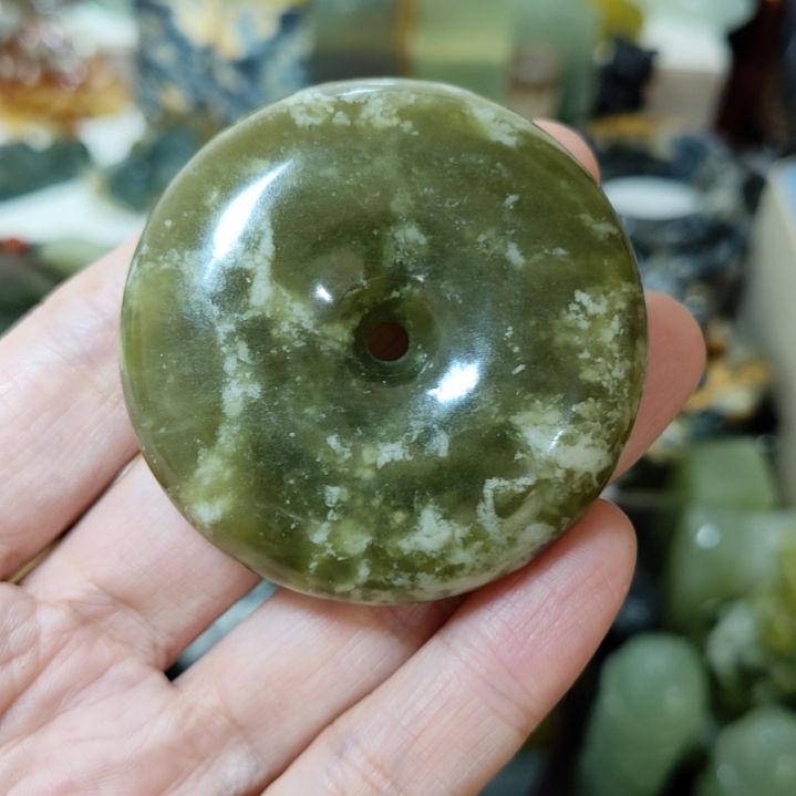 岫玉未镶嵌平安扣