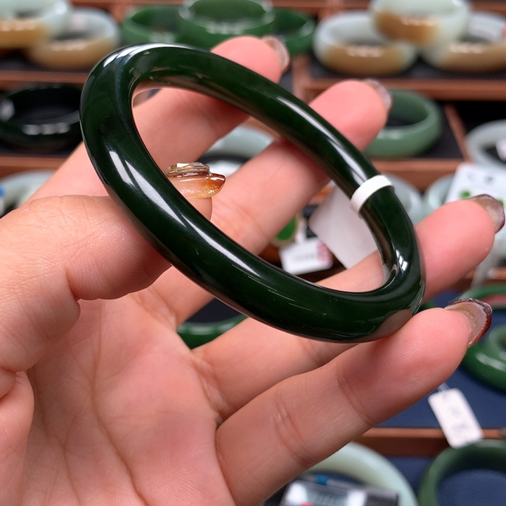 和田玉（碧玉）手镯未镶嵌悦*