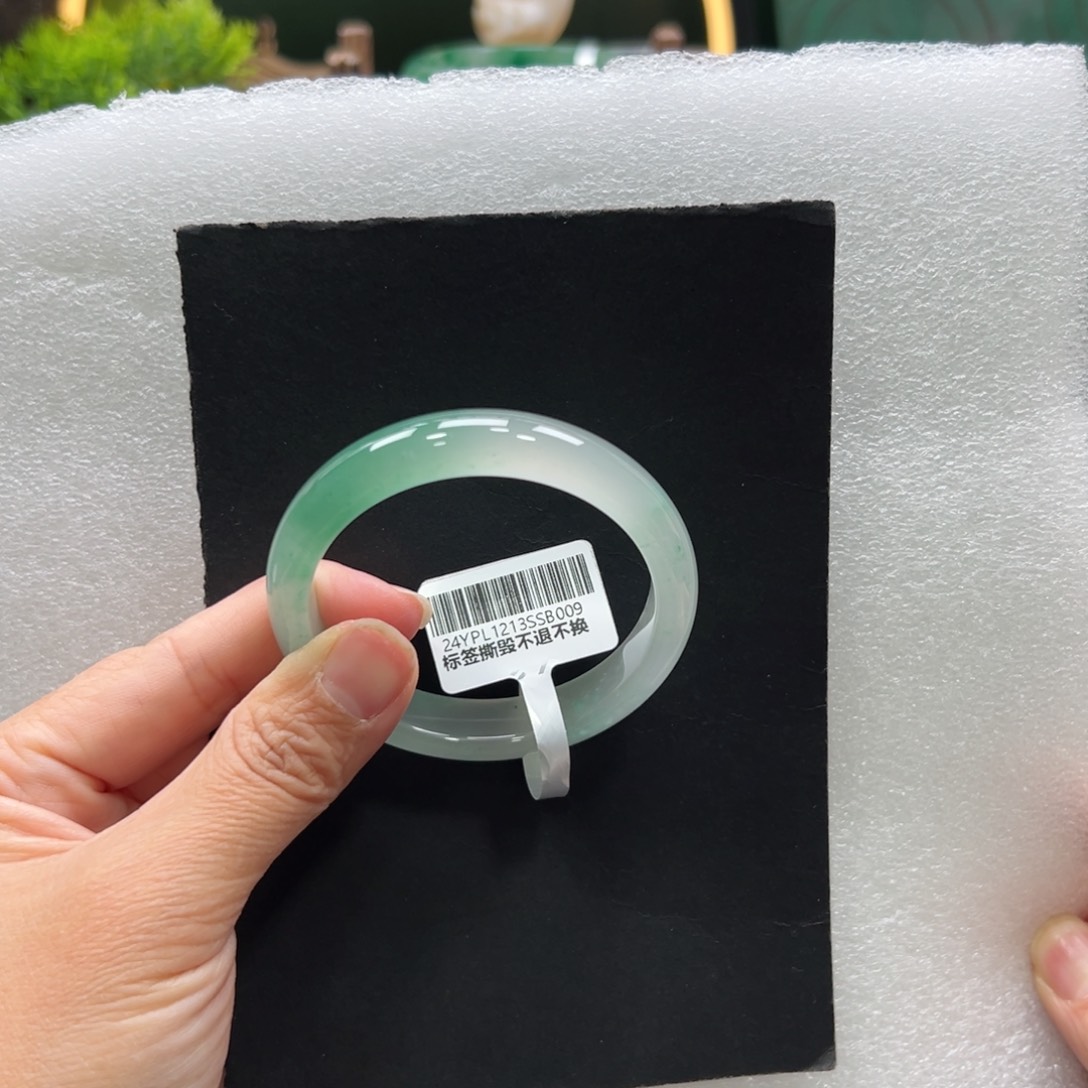 石英质玉手镯未镶嵌?***啦➕佳佳52