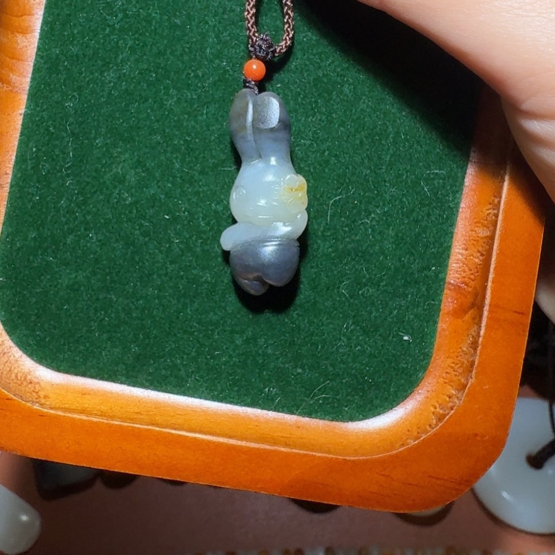 和田玉未镶嵌车挂