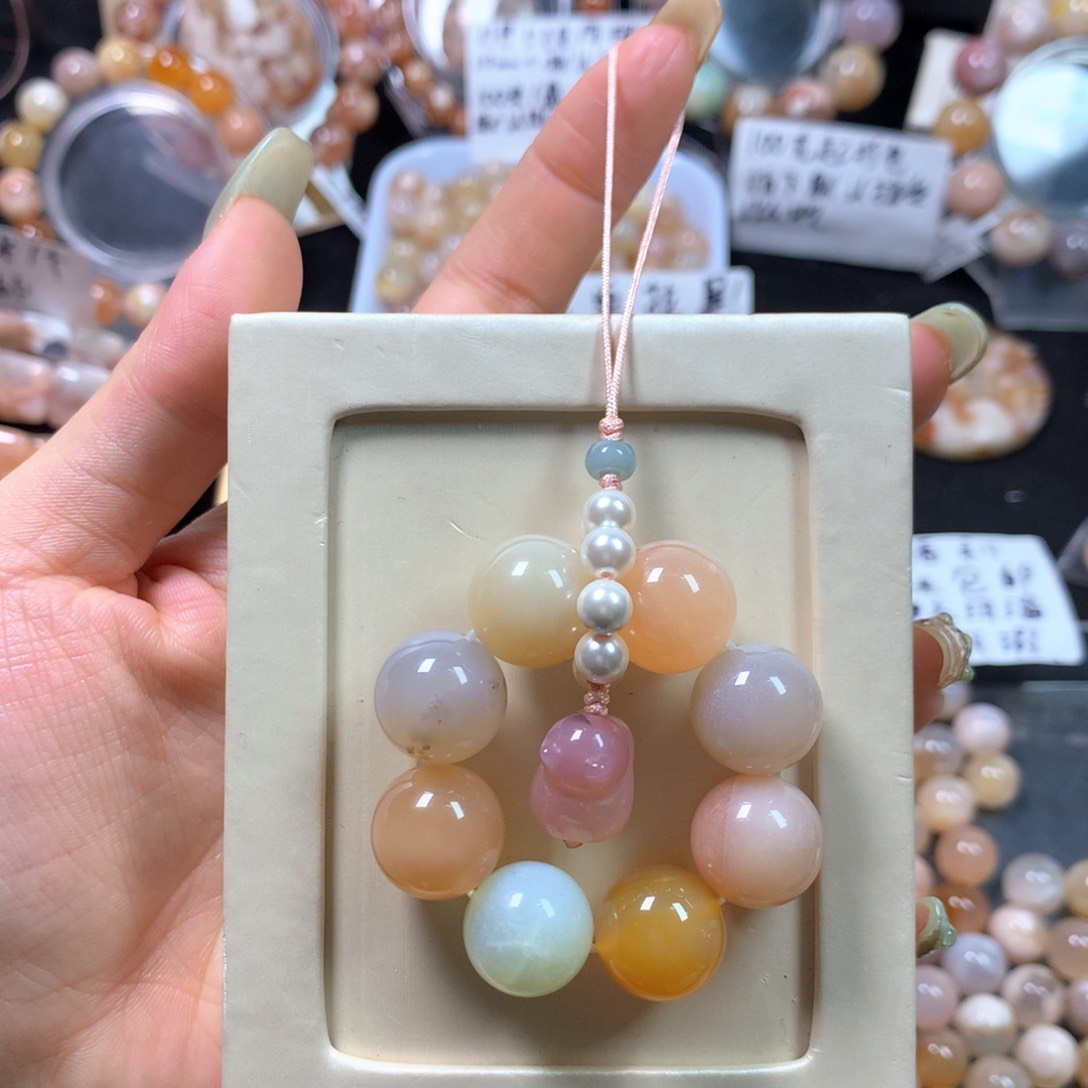 玛瑙/玉髓颈饰合金挂件