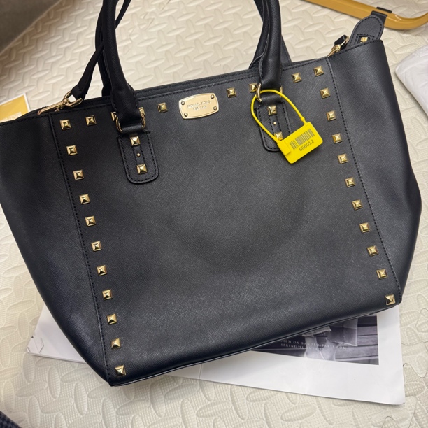 99新 MICHAEL KORS/迈克高仕 大麦中古/MK/黑色铆钉手提包/斜挎包