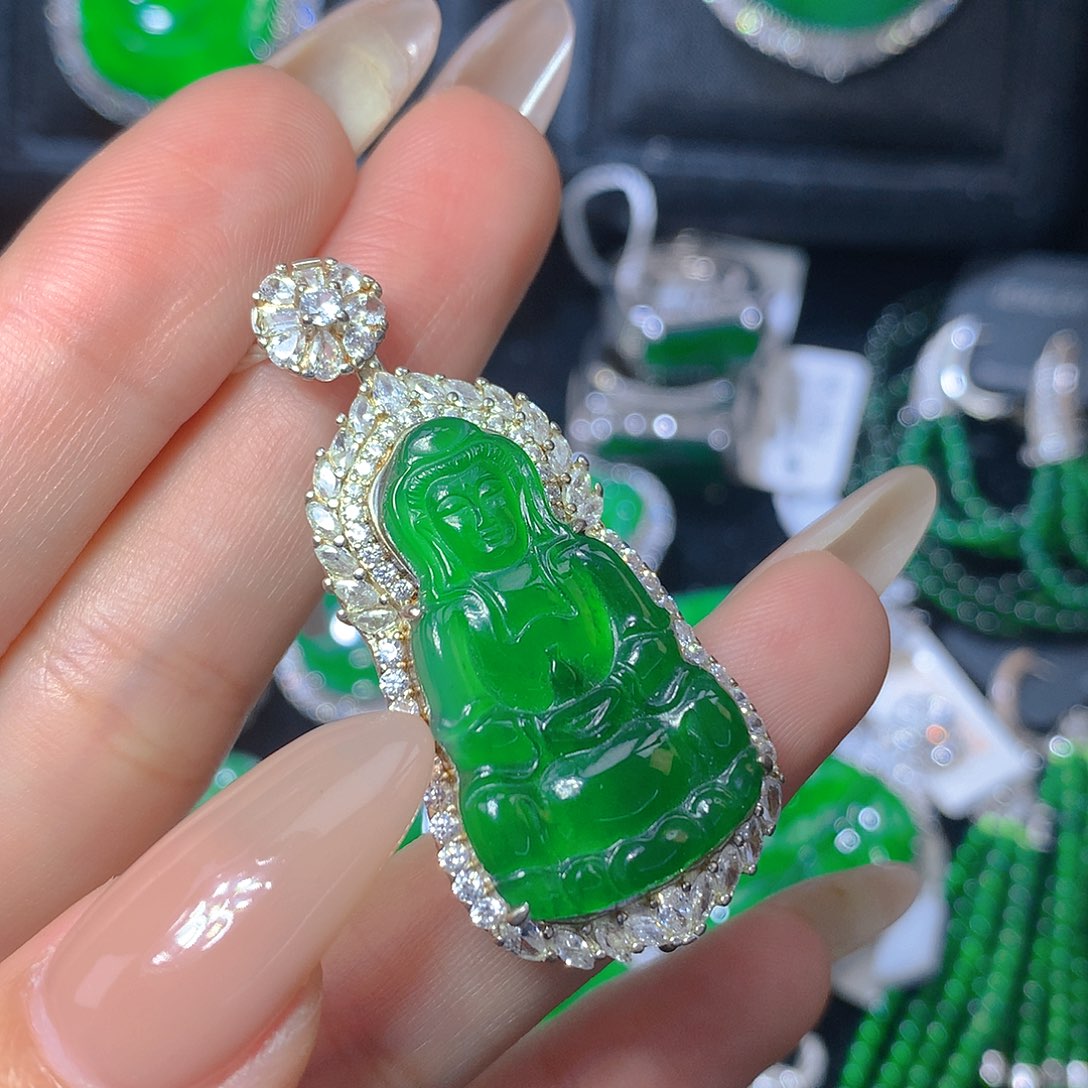 翡翠颈饰银S925镶嵌翡翠