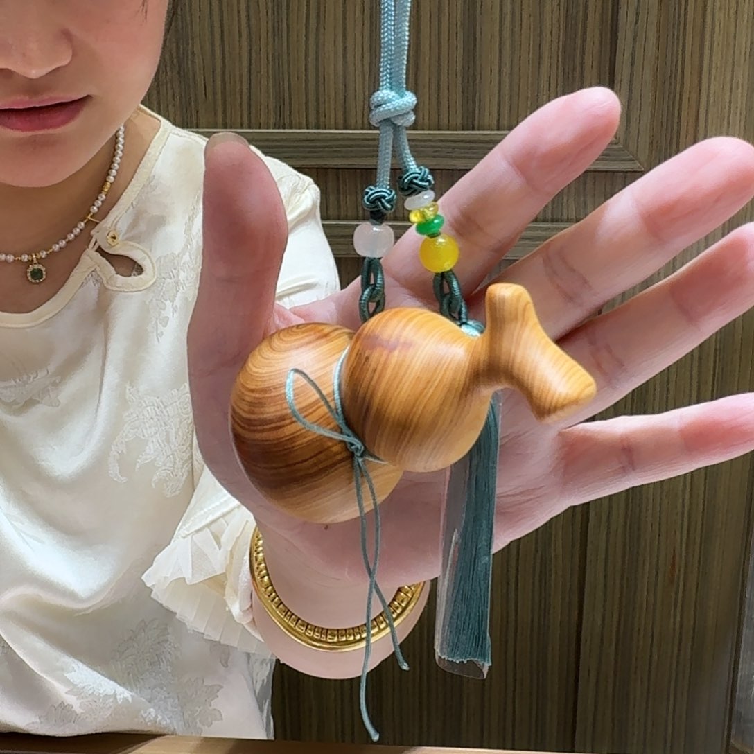 崖柏葫芦挂件蓝色绳子