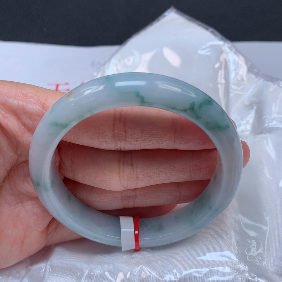 翡翠手镯未镶嵌天然