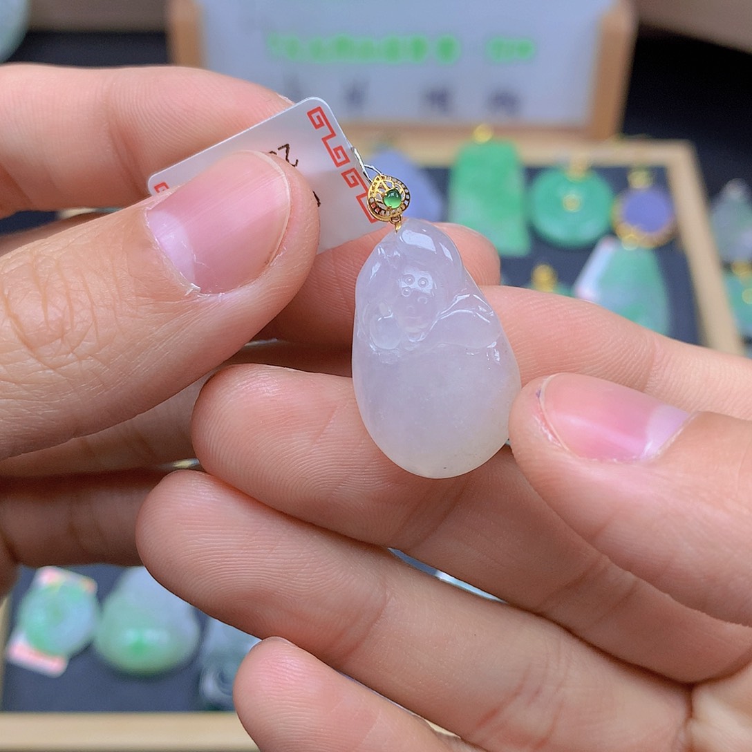 翡翠颈饰18K金镶嵌翡翠