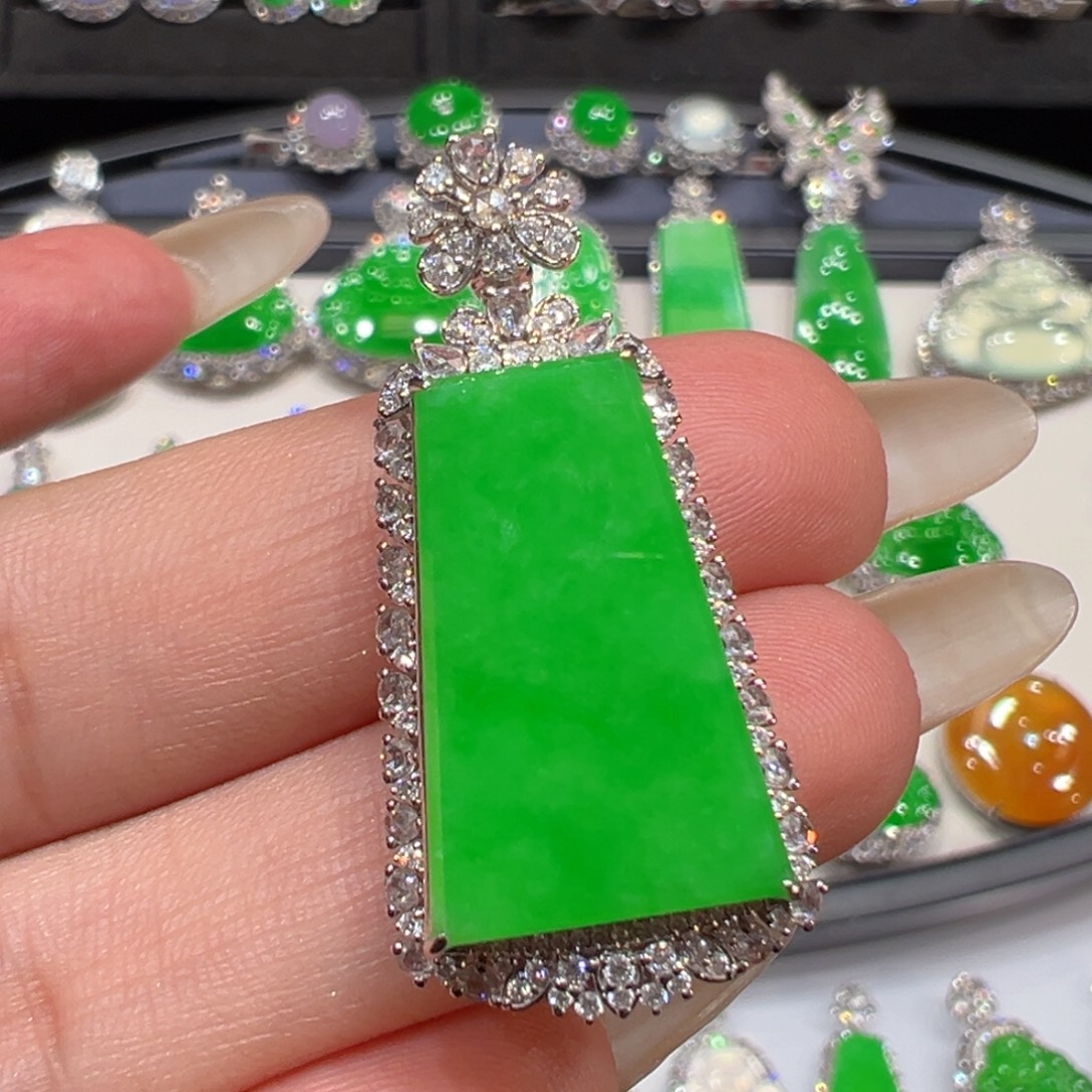 翡翠18K金镶嵌吊坠(不含链)