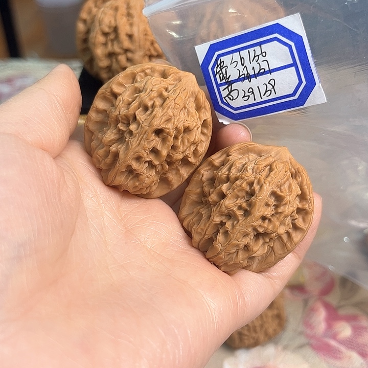 文玩核桃把件非嫁接马老四