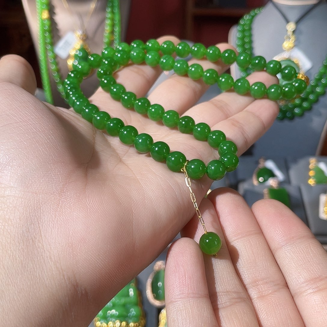 和田玉（碧玉）吊坠18K金镶嵌