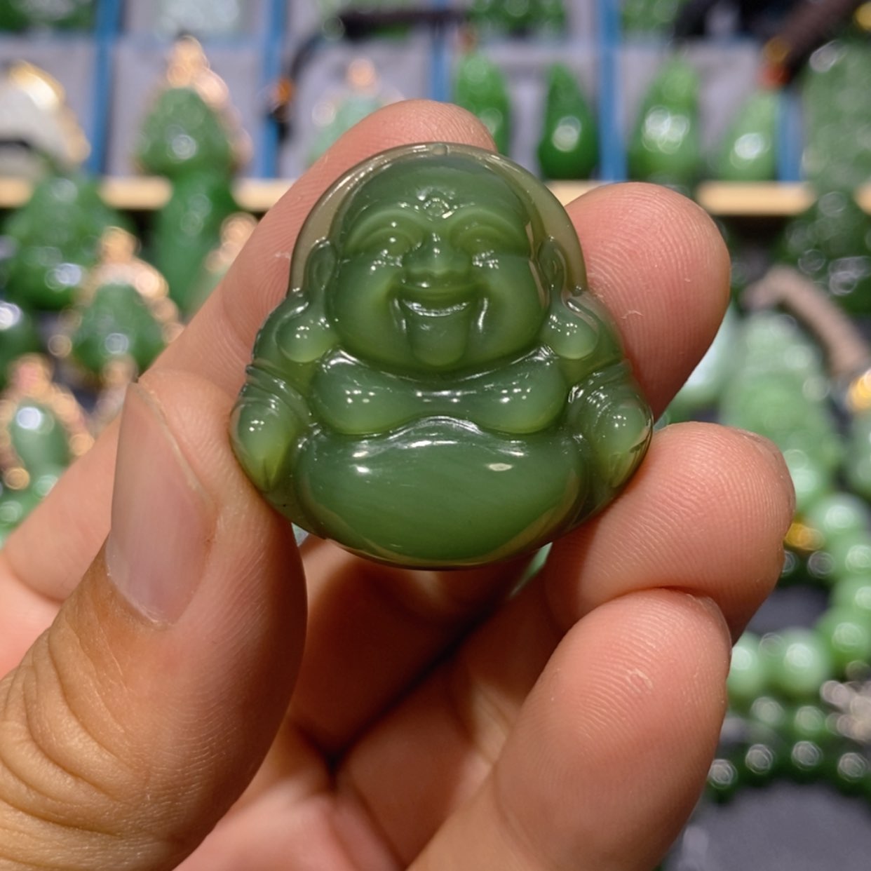【闪购商品】和田玉吊坠(不含链)未镶嵌冰底阳绿佛公 29.5/9.8