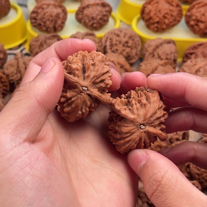 桃核吊坠屠龙沟狮子头