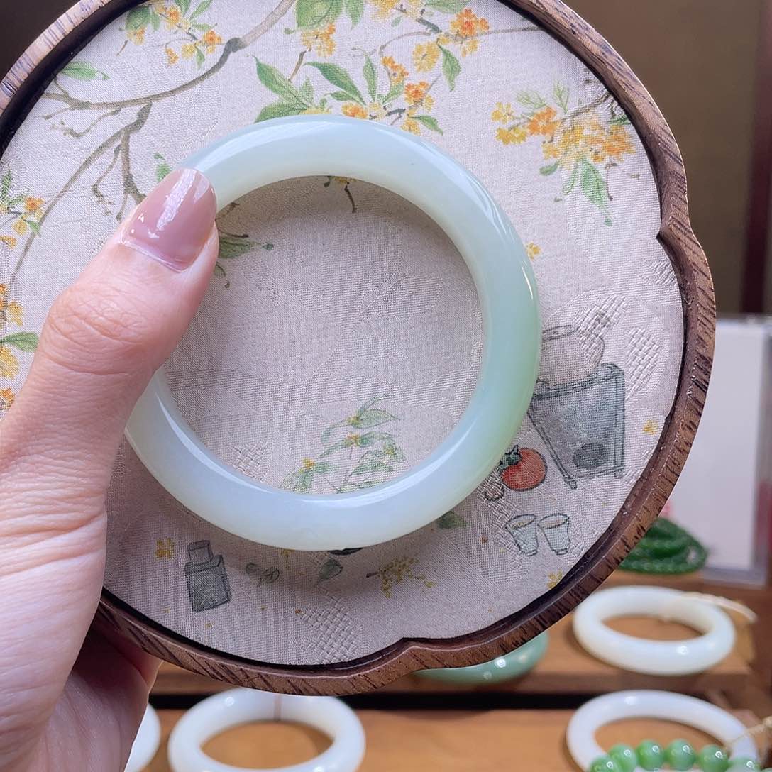 未镶嵌手镯和田玉57.8