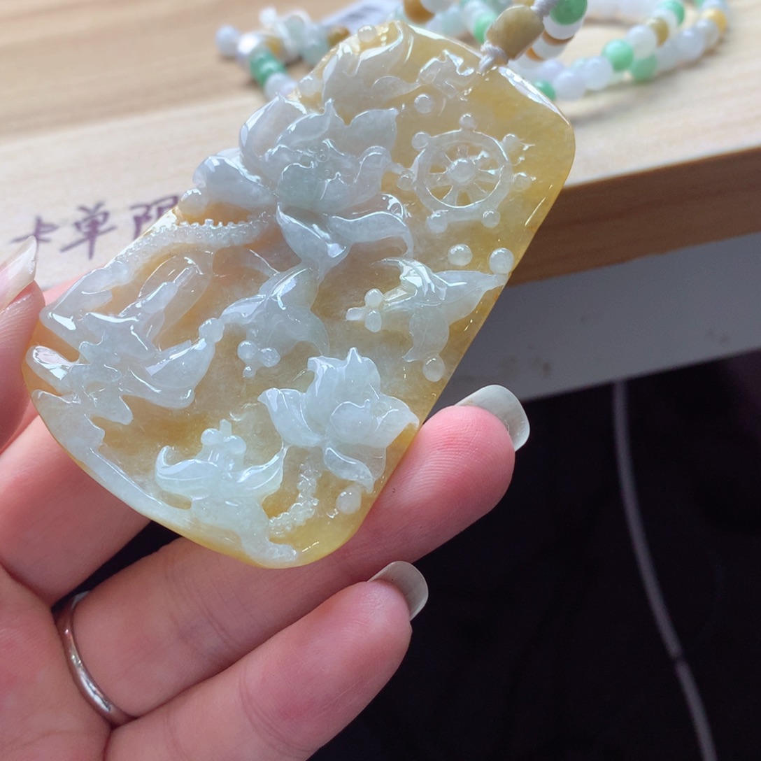 翡翠颈饰未镶嵌吊坠