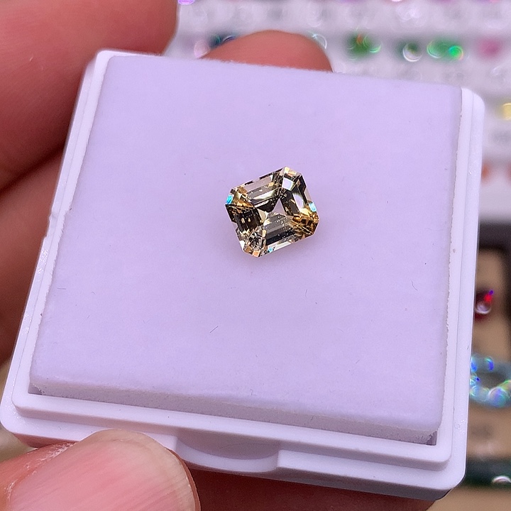 彩色蓝宝石裸石1155255222