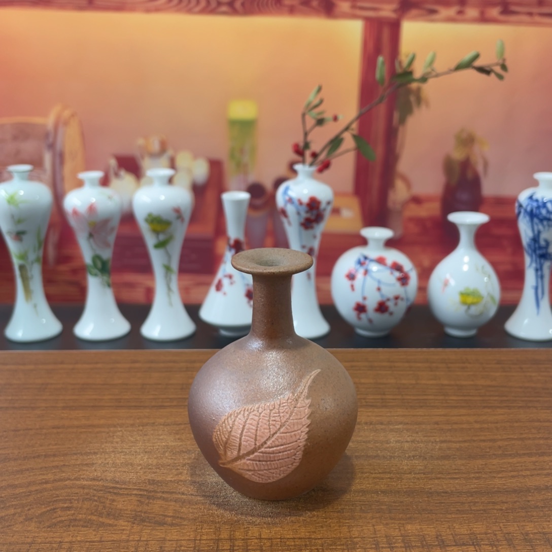 陶瓷景德镇小花瓶等着你