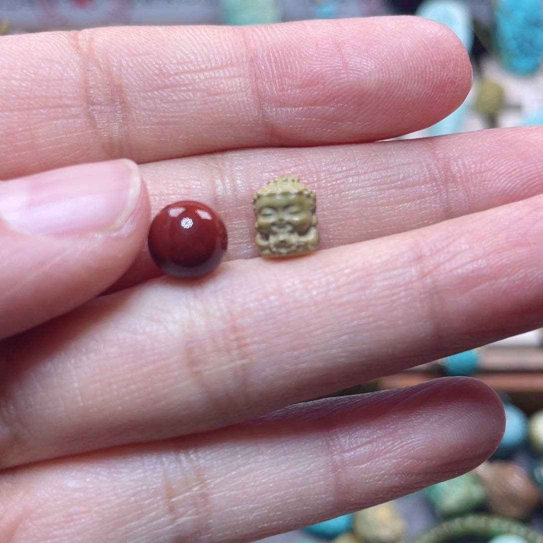 南红玛瑙配饰未镶嵌