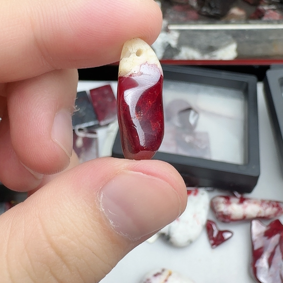 天然辰砂晶体吊坠1