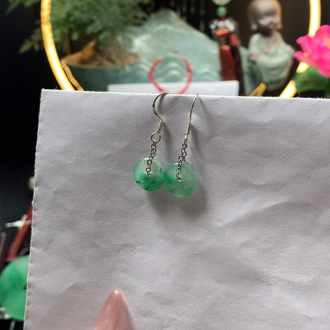 石英质玉耳坠未镶嵌布***鼠