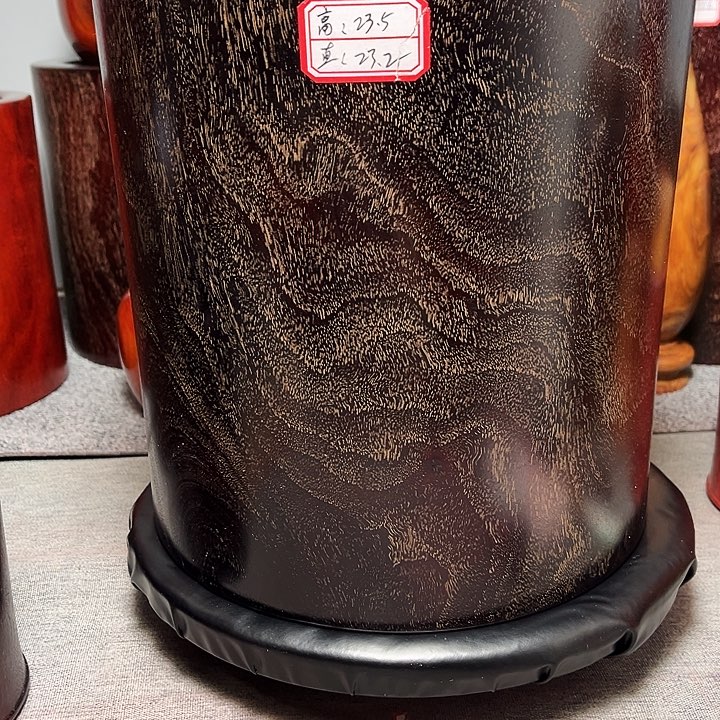 停***阁紫檀红木高油性大笔筒