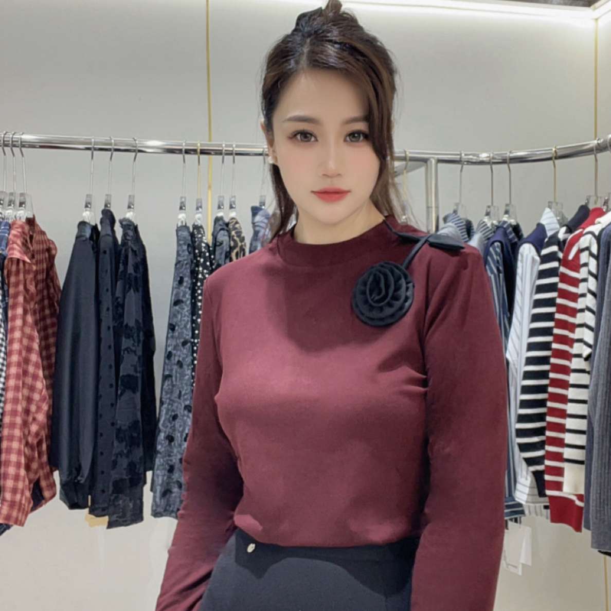 高品质欧货圆领立体玫瑰上衣