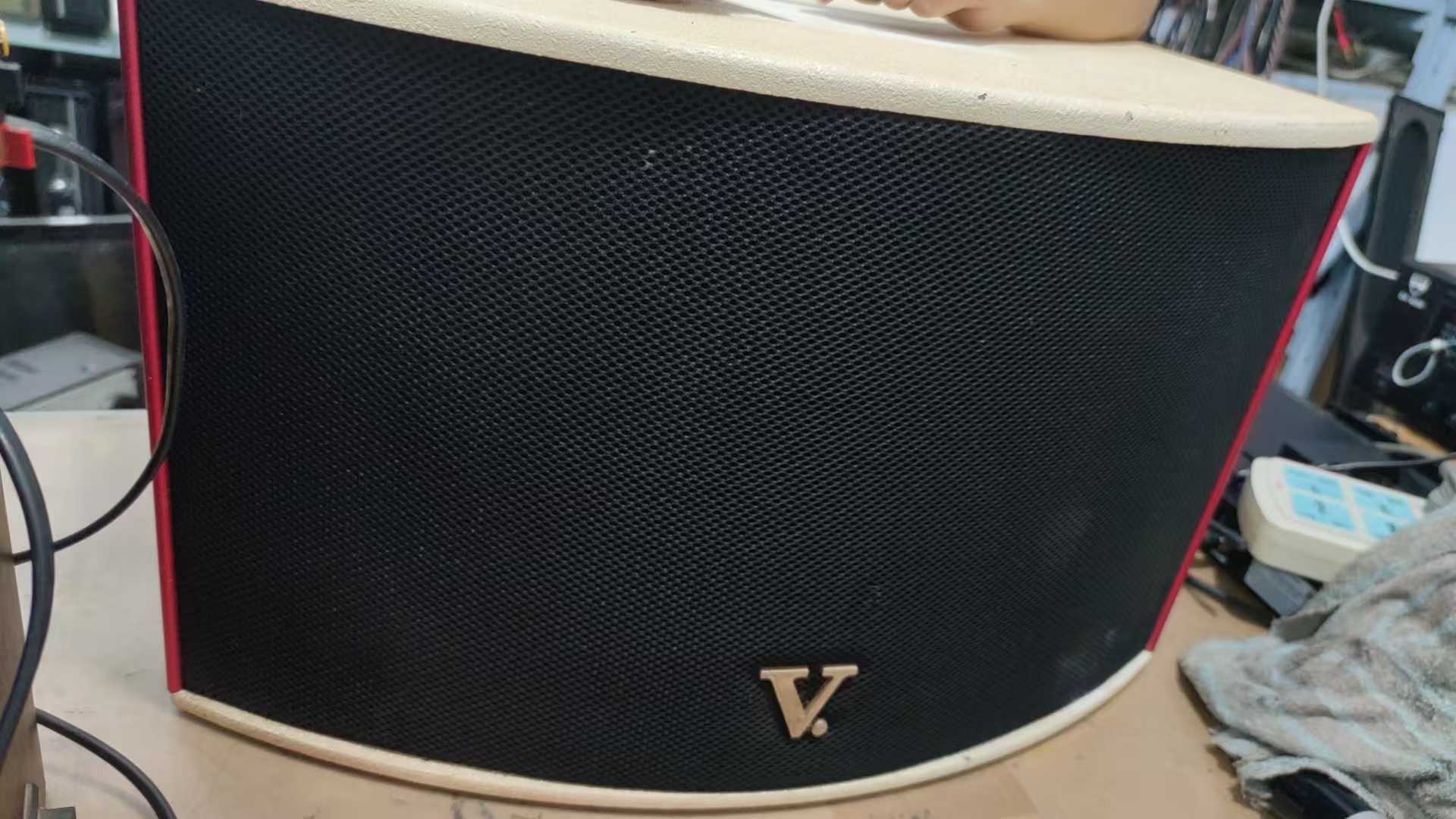 8新  十寸V.卡包音响一对，不包邮