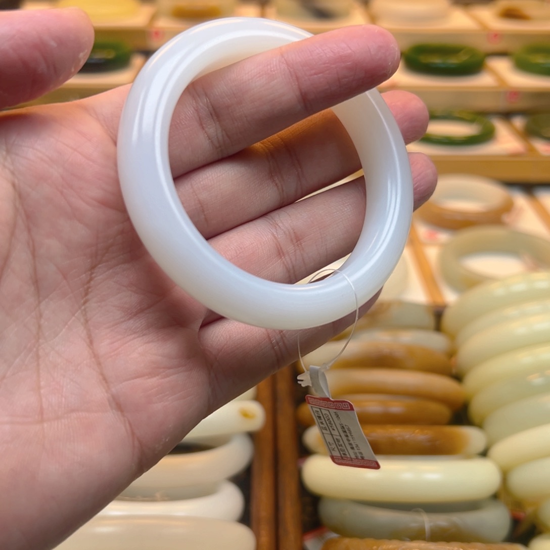 和田玉（糖玉）手镯未镶嵌