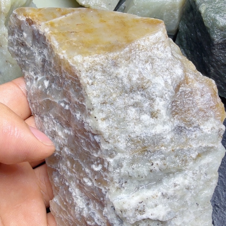 和田玉（糖玉）未镶嵌珠宝奇石