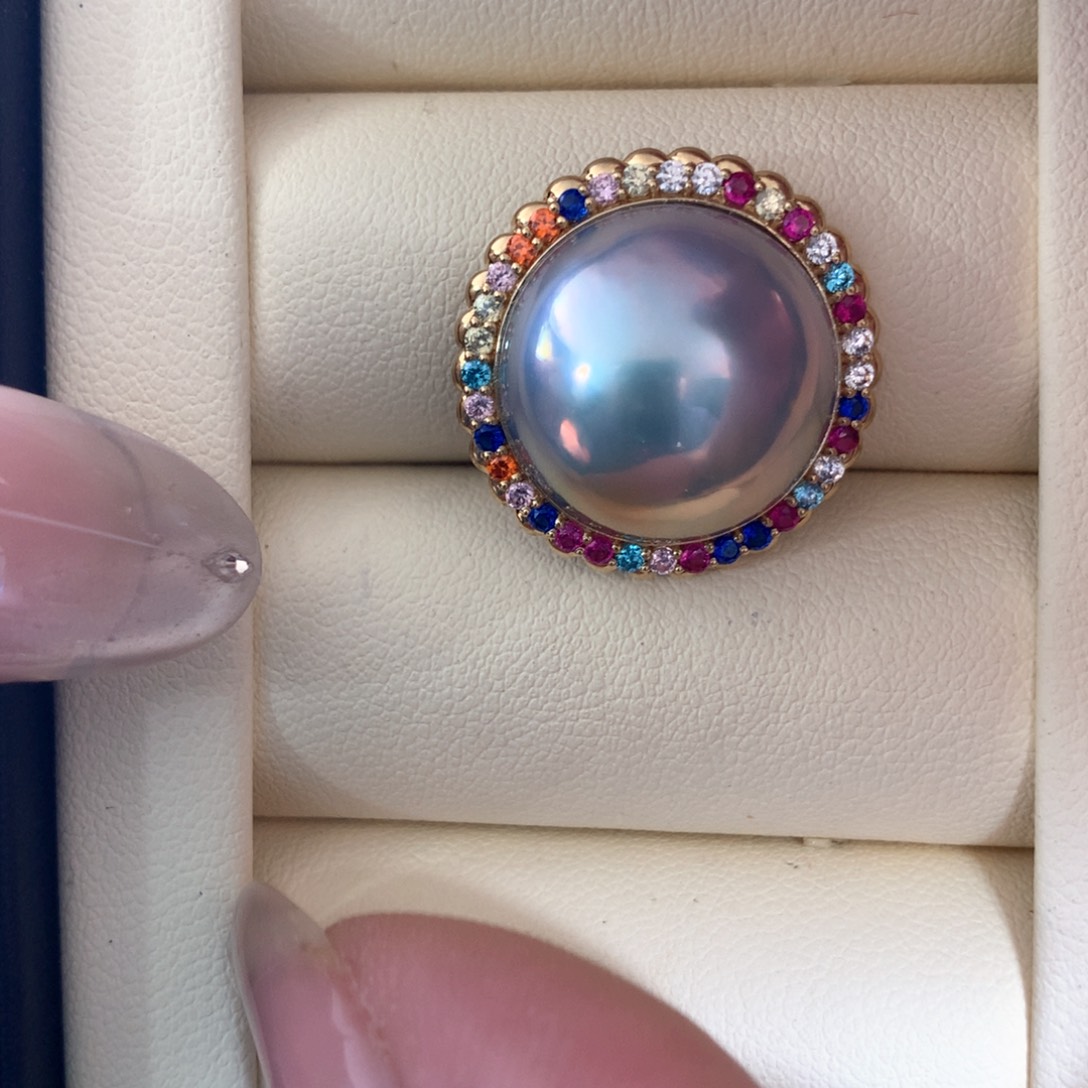 18K金镶嵌颈饰拼合珍珠（马贝珠）