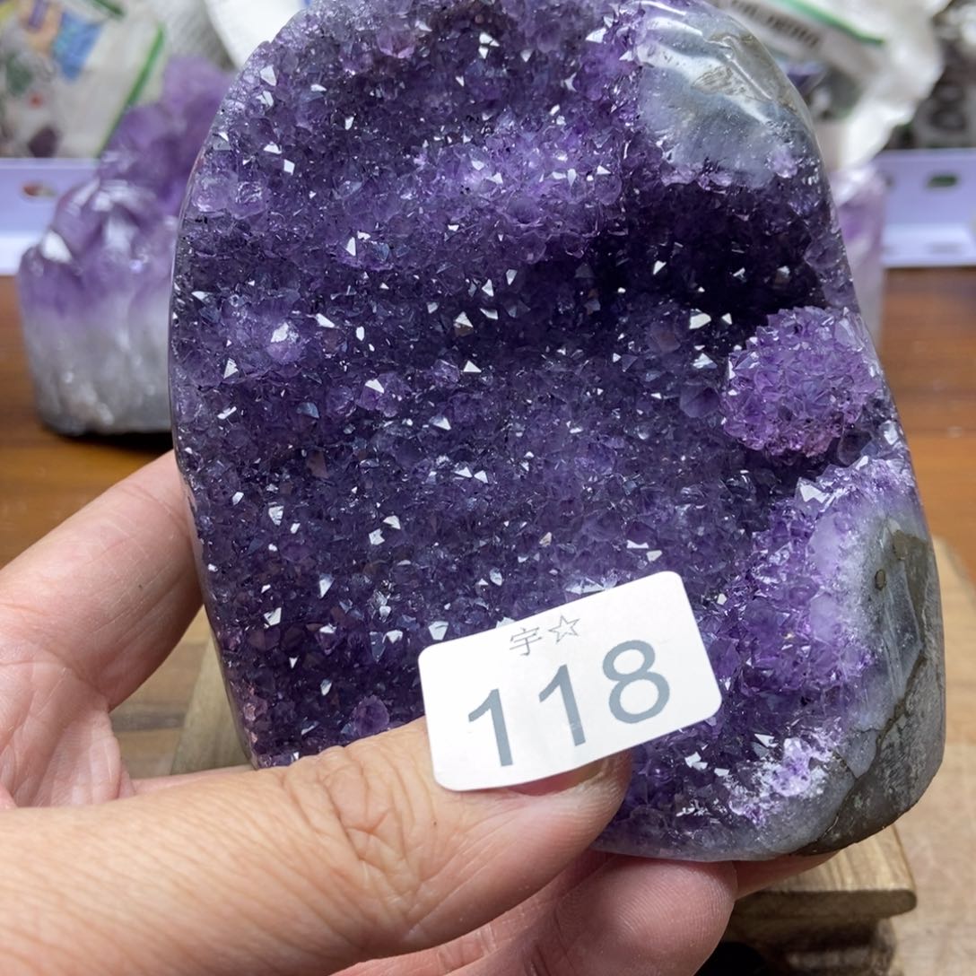 紫晶天然水晶摆件未镶嵌