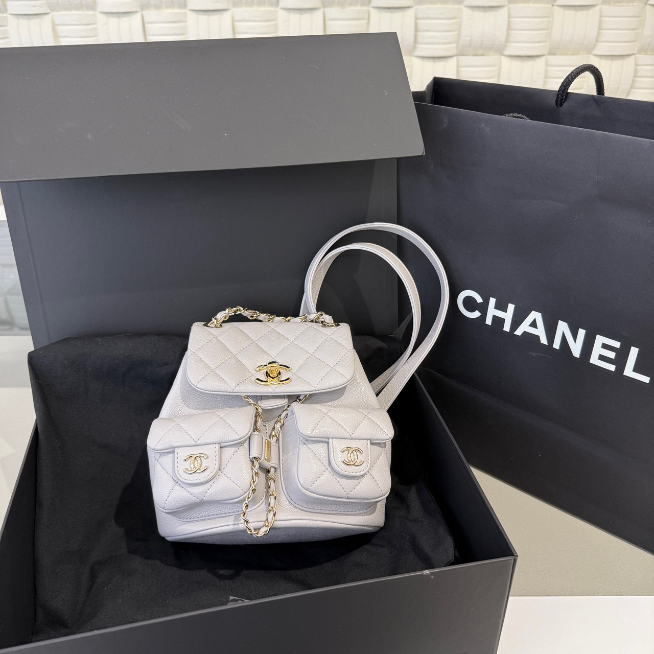 全新未使用 Chanel/香奈儿 悦奢臻选/duma/小号/25p/浅灰/双肩包