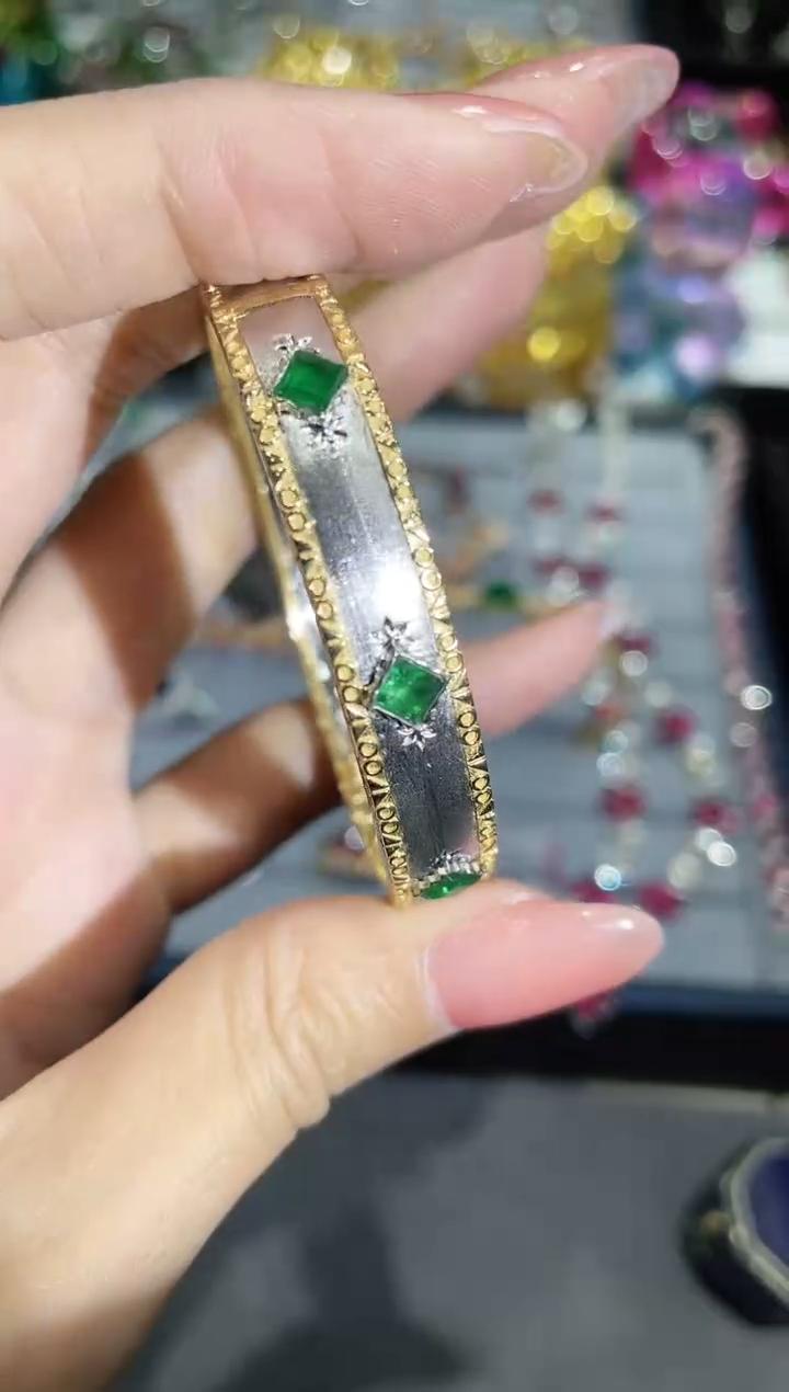 18K金镶嵌天然祖母绿手镯满圈款