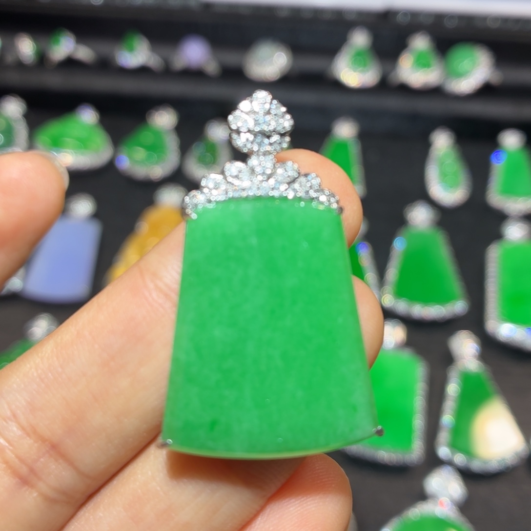 翡翠18K金镶嵌吊坠(不含链)翡翠