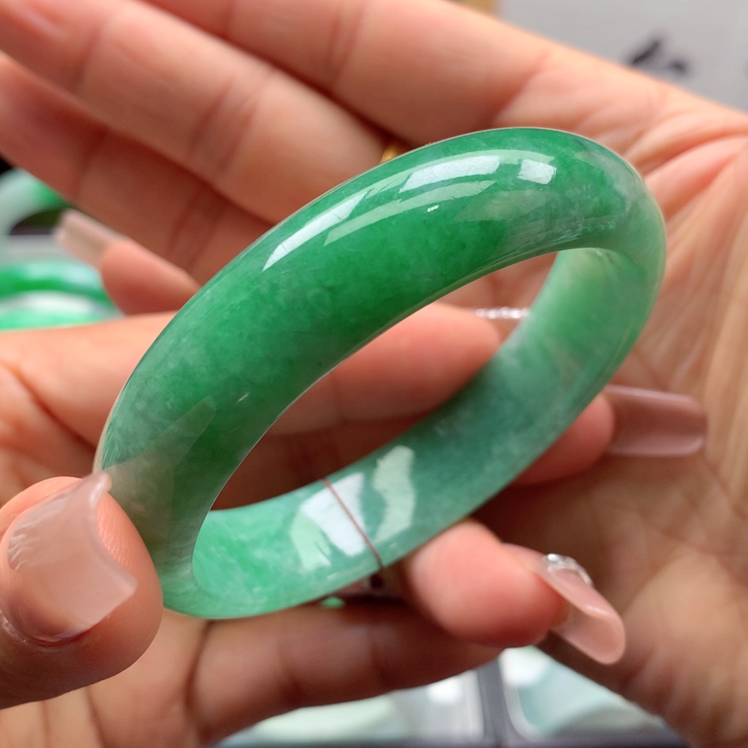 未镶嵌手镯翡翠缅甸