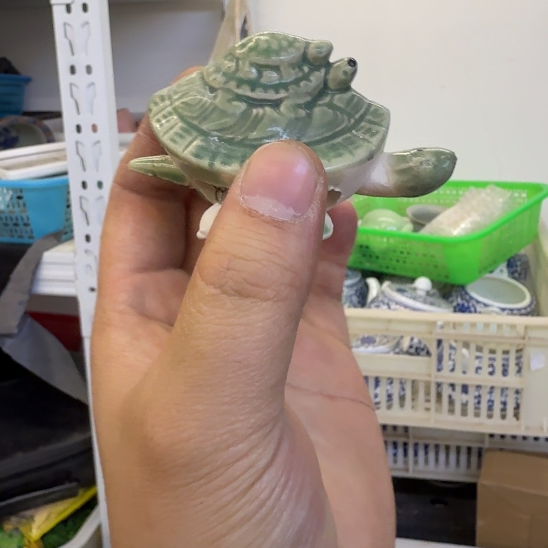 微瑕疵介意勿拍陶瓷器皿C932