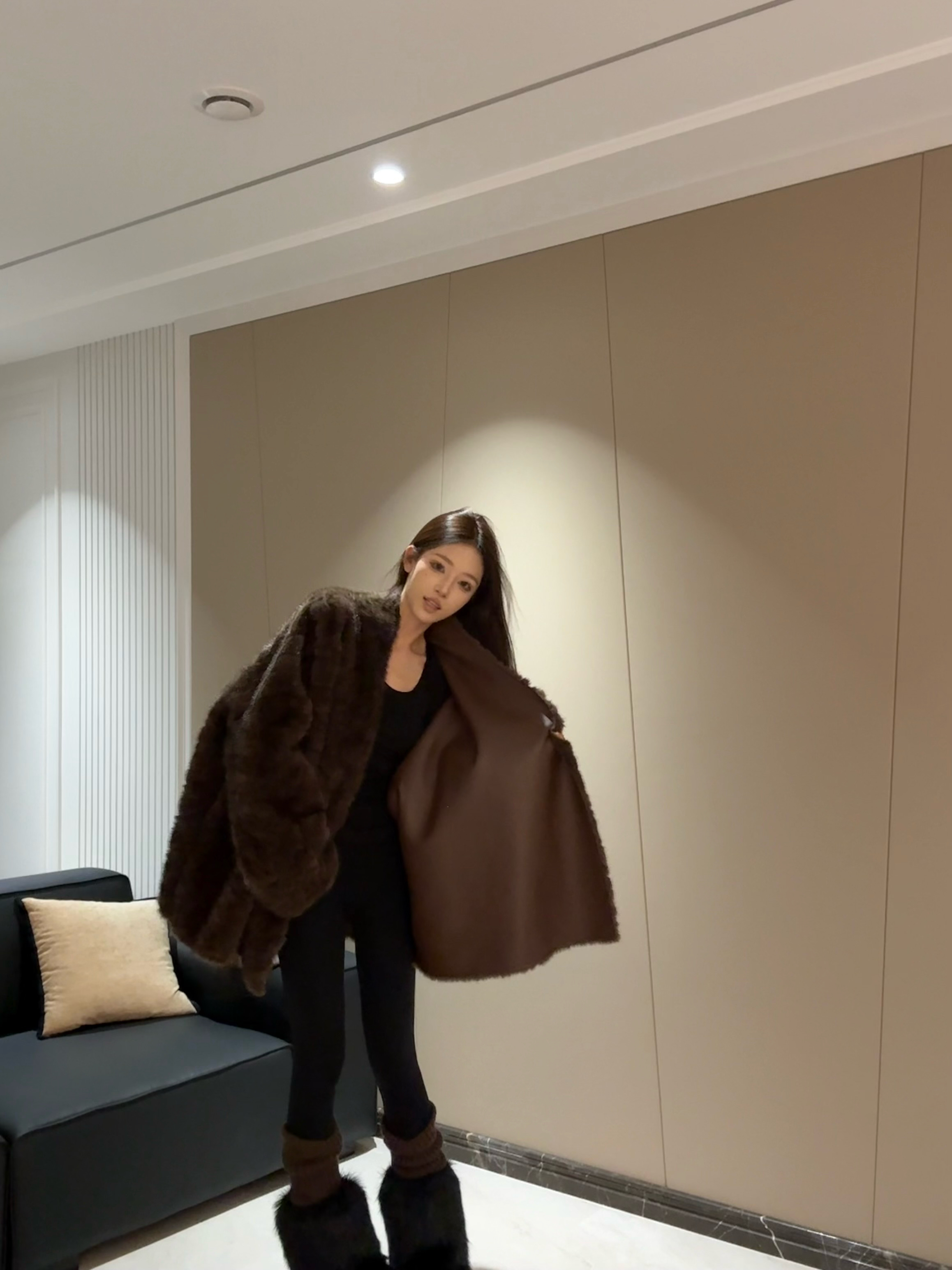 【夹子】皮毛一体小湖羊两面穿斗篷休闲保暖冬款显瘦环保皮草外套