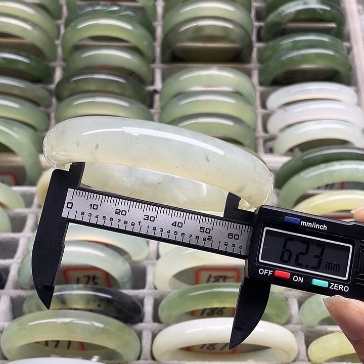 未镶嵌蛇纹石玉手镯164